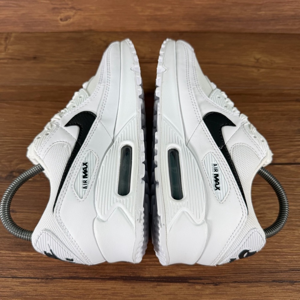 Nike Air Max 90 Sneakers Women’s Size 7 Low Top Shoes - Picture 3 of 11